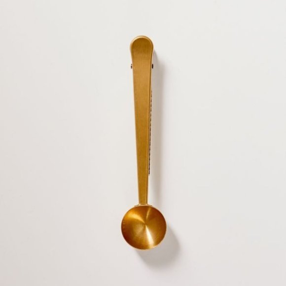 Urban Outffiters GOLD COFFEE SCOOP clip new - Picture 1 of 4